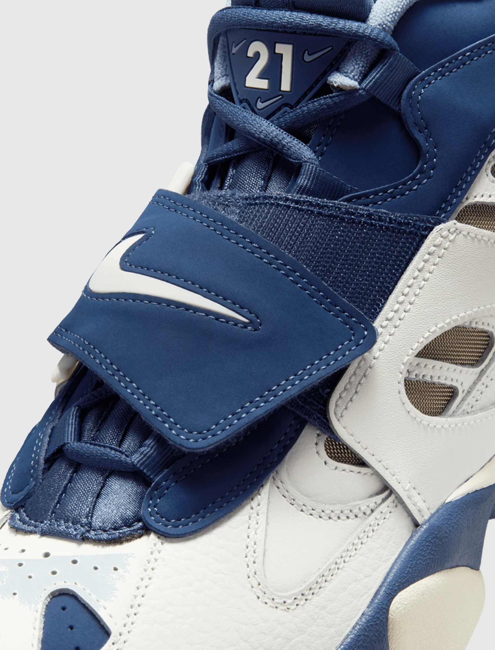AIR DIAMOND TURF 2 "SAIL/MYSTIC NAVY" - Image 2