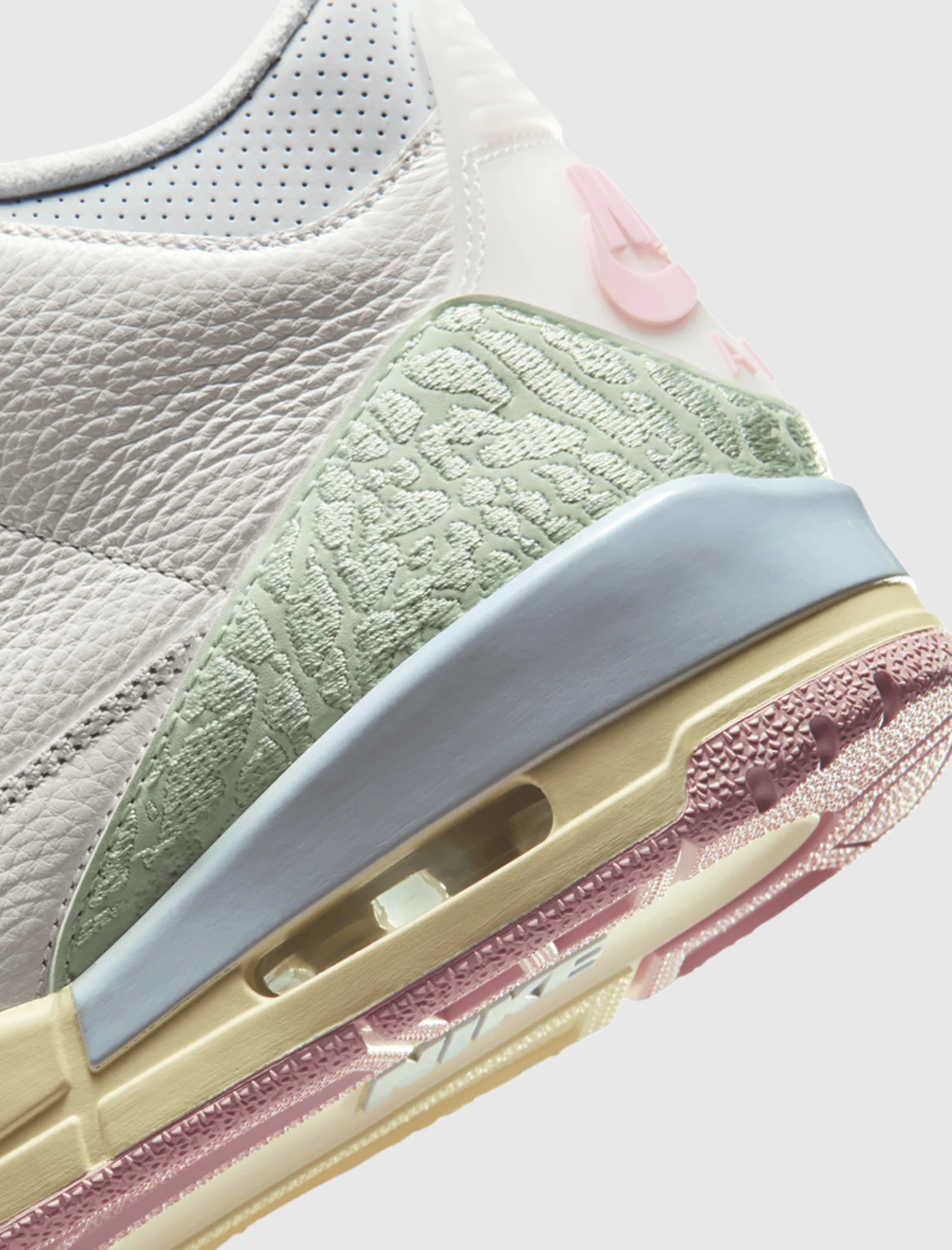 AIR JORDAN 3 OG "SPRING IS IN THE AIR" - Image 3