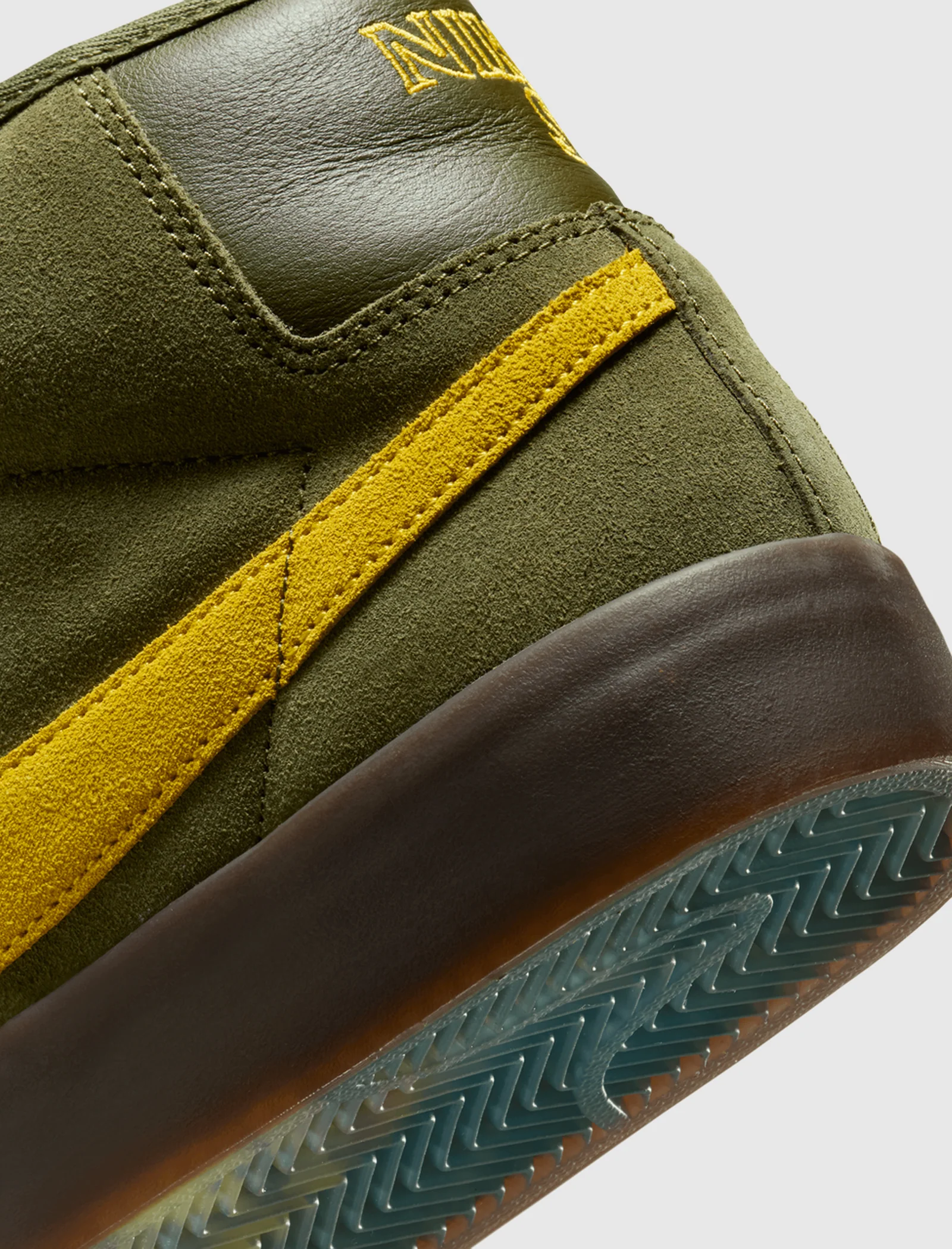 ANTI HERO ZOOM BLAZER MID SB "ROUGH GREEN/AMARILLO" - Image 3