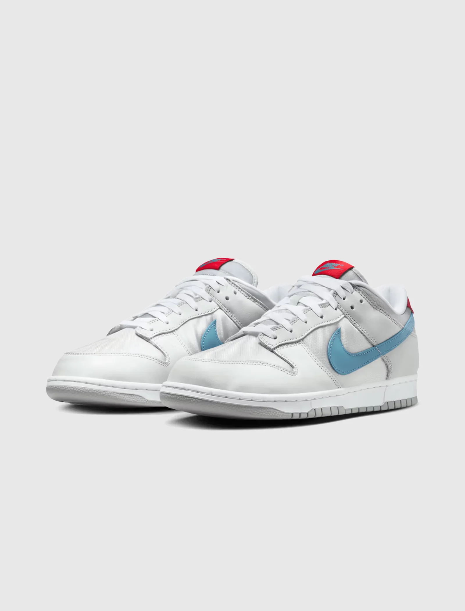 DUNK LOW "SILVER SURFER" - Image 4