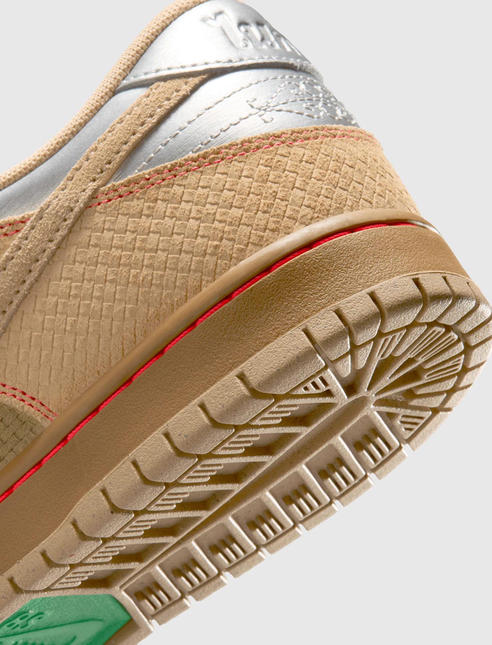 SB DUNK LOW PRO "THAI NEW YEAR" - Image 3