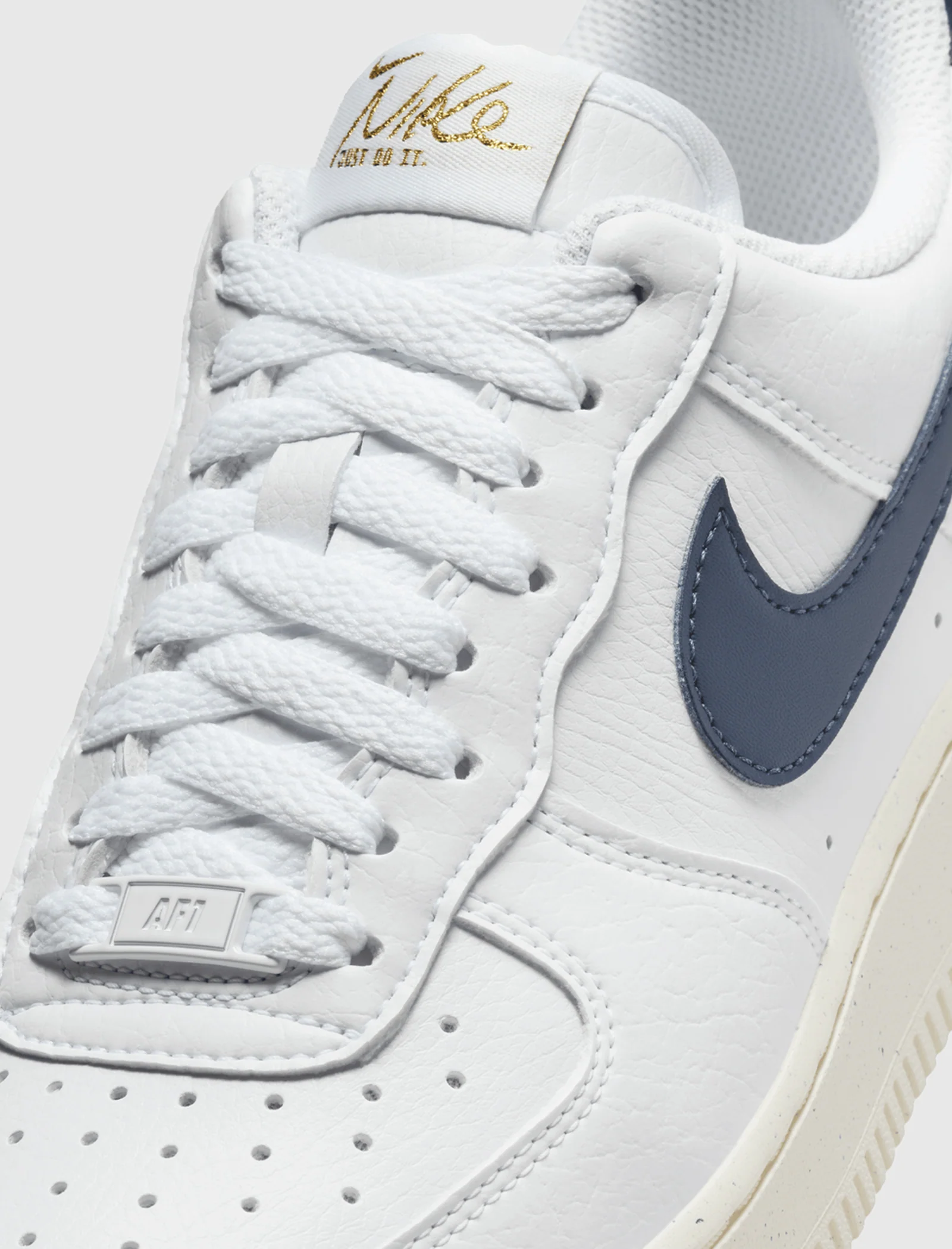 WOMEN'S AIR FORCE 1 '07 NEXT NATURE "WHITE/OBSIDIAN/METALLIC GOLD" - Image 2